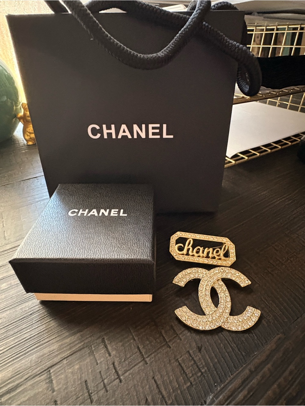 Lot of 2 Chanel pins brooches with box and gift bag